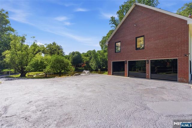 60x Brookside Drive, Upper Saddle River, NJ 07458