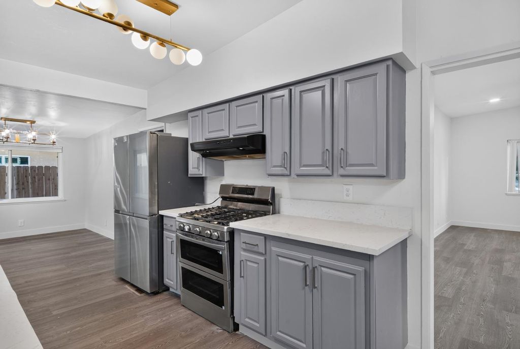 Image 14 of property listing at 1472 E Barstow Avenue, Fresno, CA 93710