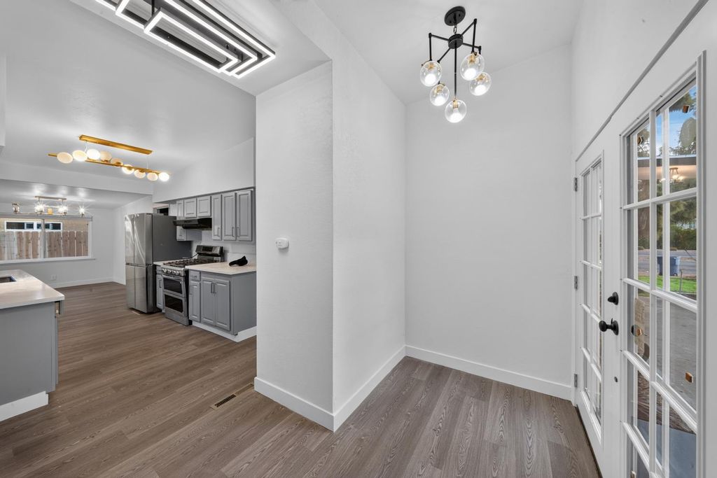 Image 16 of property listing at 1472 E Barstow Avenue, Fresno, CA 93710