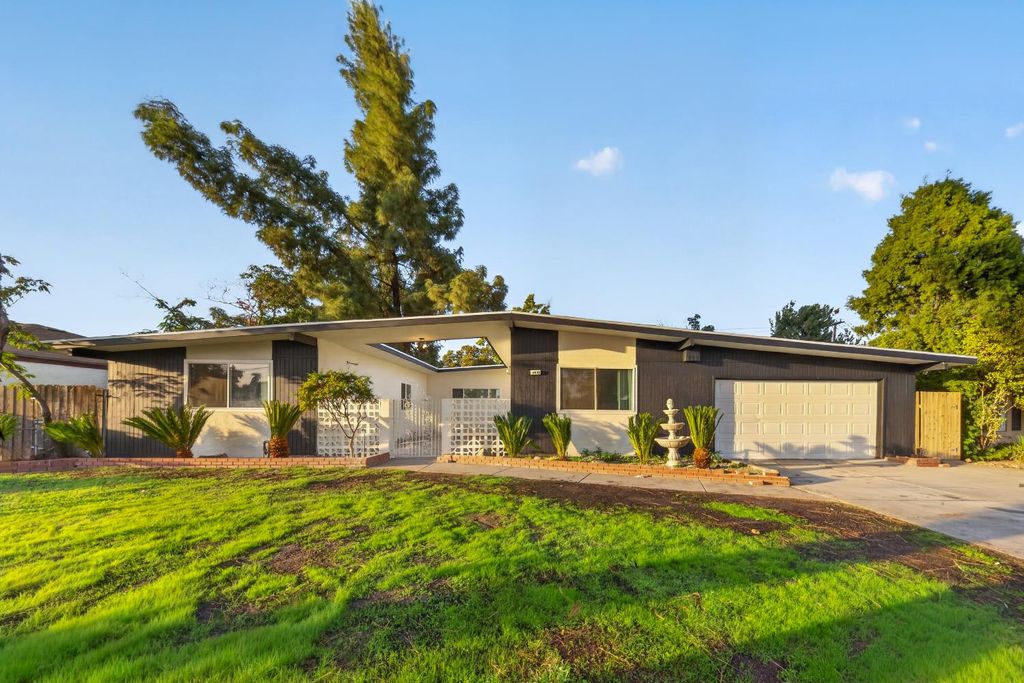Image 2 of property listing at 1472 E Barstow Avenue, Fresno, CA 93710