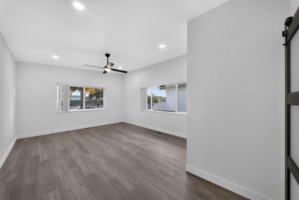 Image 32 of property listing at 1472 E Barstow Avenue, Fresno, CA 93710