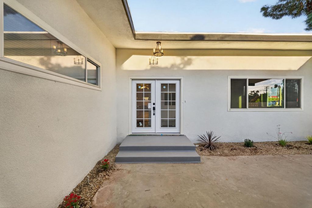 Image 6 of property listing at 1472 E Barstow Avenue, Fresno, CA 93710