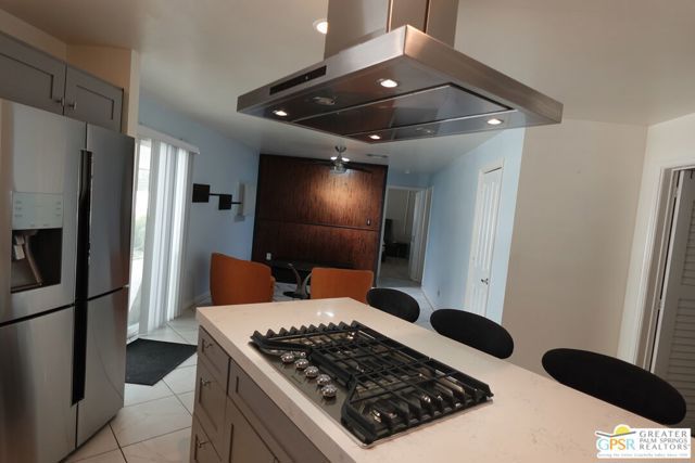 381 Club Circle Drive, Palm Springs, CA 92264
