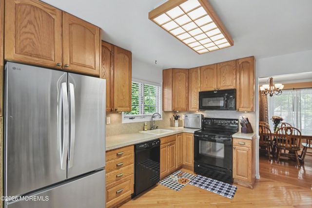 19 Buckingham Drive, Jackson, NJ 08527