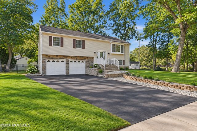 19 Buckingham Drive, Jackson, NJ 08527