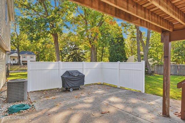 19 Buckingham Drive, Jackson, NJ 08527