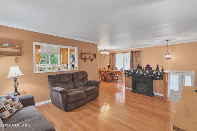 19 Buckingham Drive, Jackson, NJ 08527