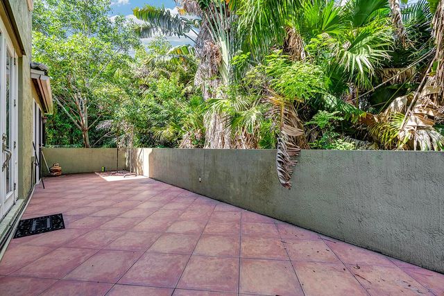 8020 NW 70th Avenue, Parkland, FL 33067