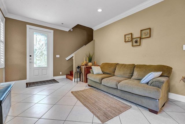 8020 NW 70th Avenue, Parkland, FL 33067