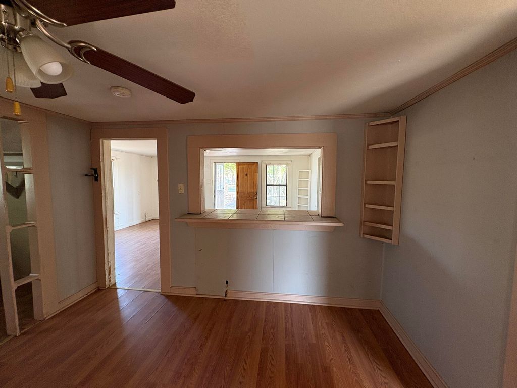 Image 4 of property listing at 723 Hughes Street, San Angelo, TX 76903