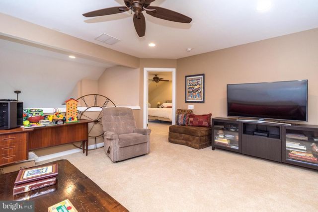 374 PRIMROSE DR, Upper Gwynedd, PA 19446