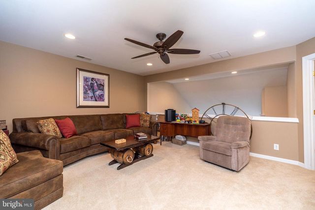 374 PRIMROSE DR, Upper Gwynedd, PA 19446