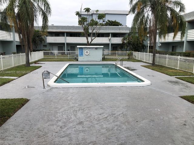 4251 NW 5th St 103, Plantation, FL 33317
