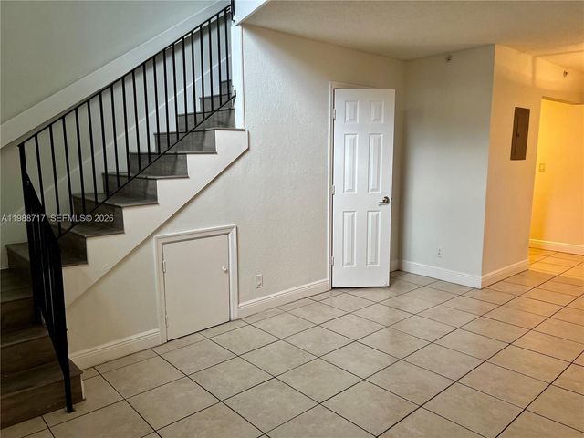 4251 NW 5th St 103, Plantation, FL 33317