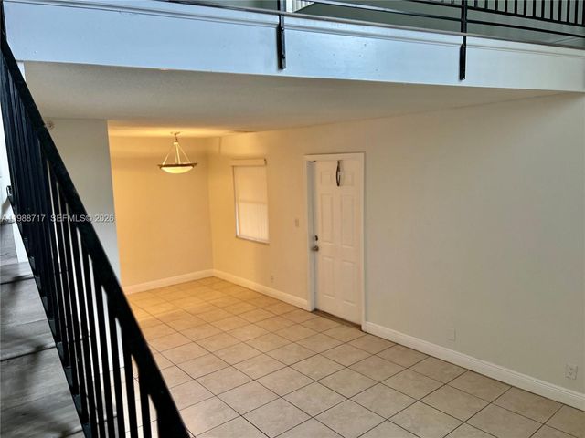 4251 NW 5th St 103, Plantation, FL 33317