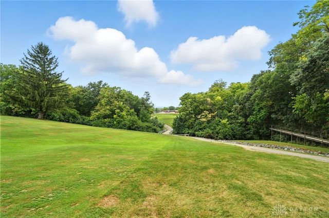 801 Fairway Court, Miamisburg, OH 45342