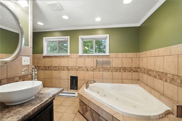 801 Fairway Court, Miamisburg, OH 45342