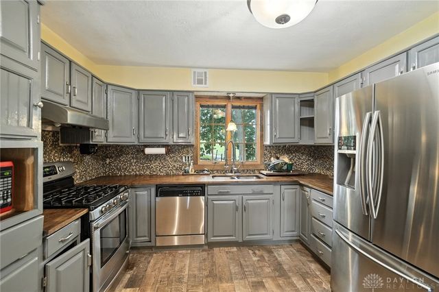 801 Fairway Court, Miamisburg, OH 45342