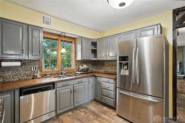 801 Fairway Court, Miamisburg, OH 45342