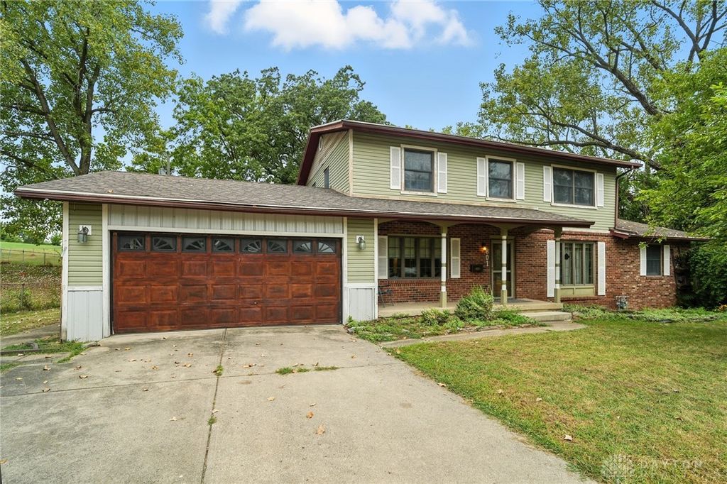 801 Fairway Court, Miamisburg, OH 45342
