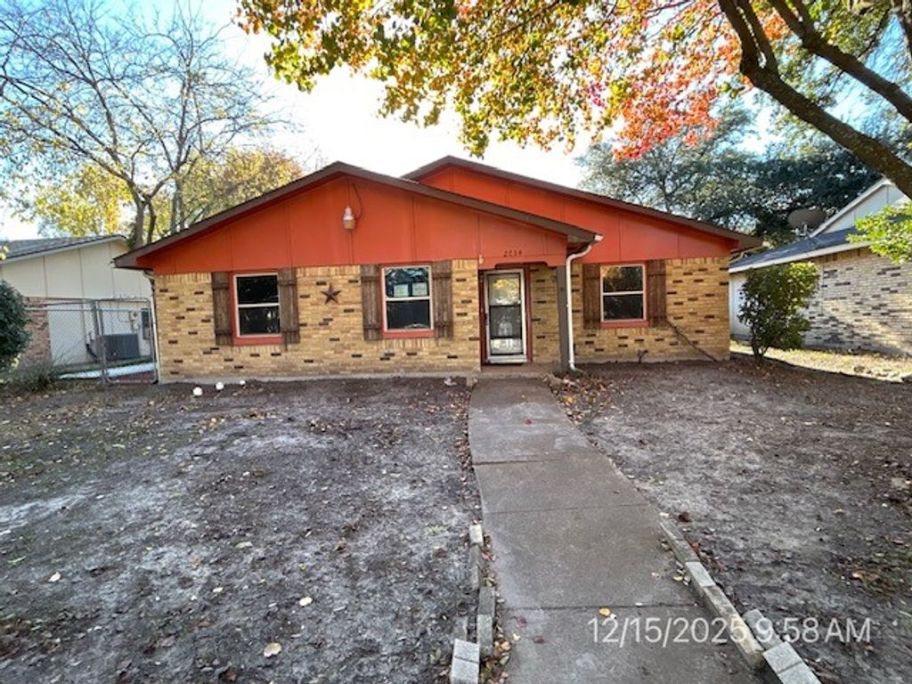 2734 Clover Valley Drive D, Garland, TX 75043
