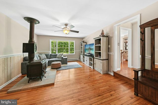 2763 TOWNSHIP RD, Riegelsville, PA 18077