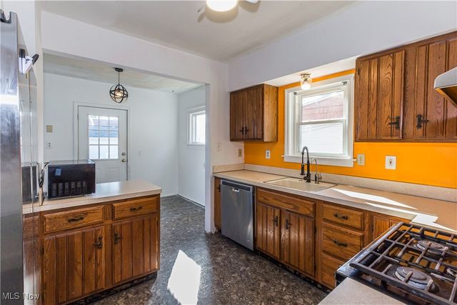 6211 Luelda Avenue, Parma, OH 44129