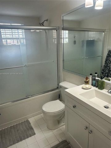 17125 N Bay Road 3402, Sunny Isles Beach, FL 33160