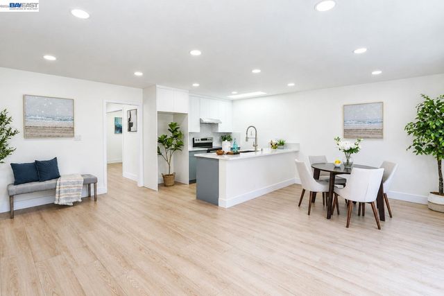 38288 Paseo Padre Pkwy, Fremont, CA 94536