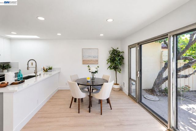 38288 Paseo Padre Pkwy, Fremont, CA 94536