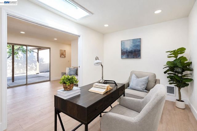 38288 Paseo Padre Pkwy, Fremont, CA 94536