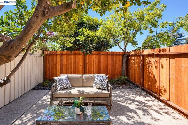 38288 Paseo Padre Pkwy, Fremont, CA 94536