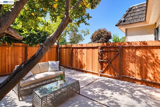 38288 Paseo Padre Pkwy, Fremont, CA 94536