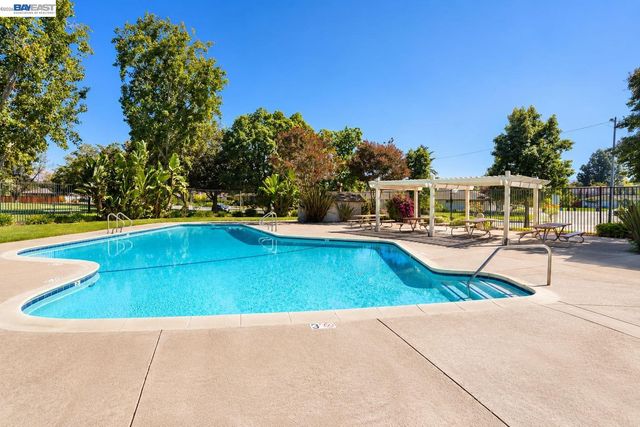 38288 Paseo Padre Pkwy, Fremont, CA 94536