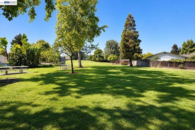 38288 Paseo Padre Pkwy, Fremont, CA 94536