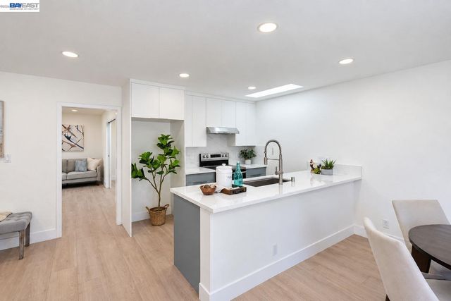 38288 Paseo Padre Pkwy, Fremont, CA 94536