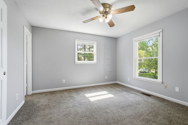 609 Hawkersmith Rd, Tullahoma, TN 37388