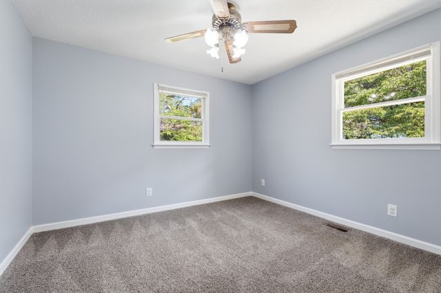 609 Hawkersmith Rd, Tullahoma, TN 37388
