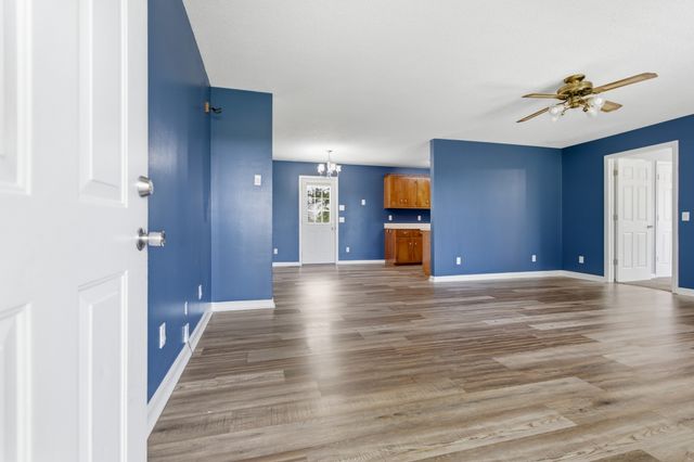 609 Hawkersmith Rd, Tullahoma, TN 37388