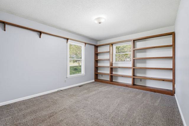 609 Hawkersmith Rd, Tullahoma, TN 37388