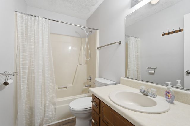 609 Hawkersmith Rd, Tullahoma, TN 37388