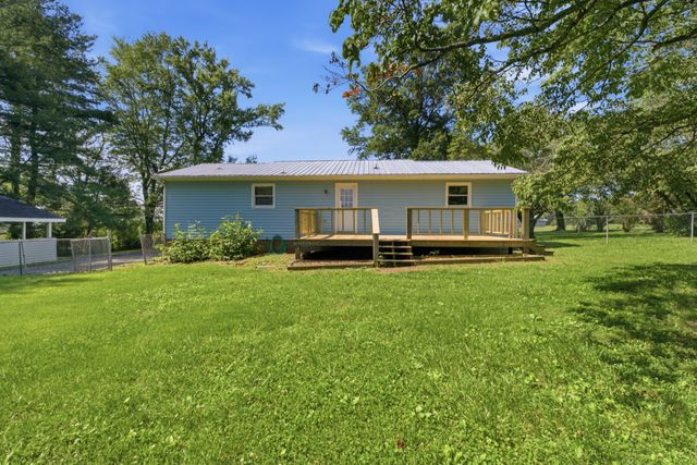 609 Hawkersmith Rd, Tullahoma, TN 37388