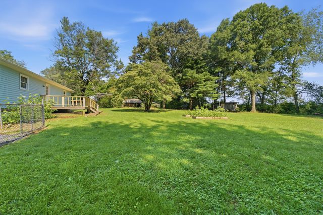 609 Hawkersmith Rd, Tullahoma, TN 37388