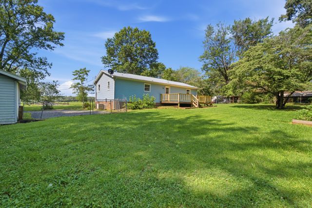 609 Hawkersmith Rd, Tullahoma, TN 37388