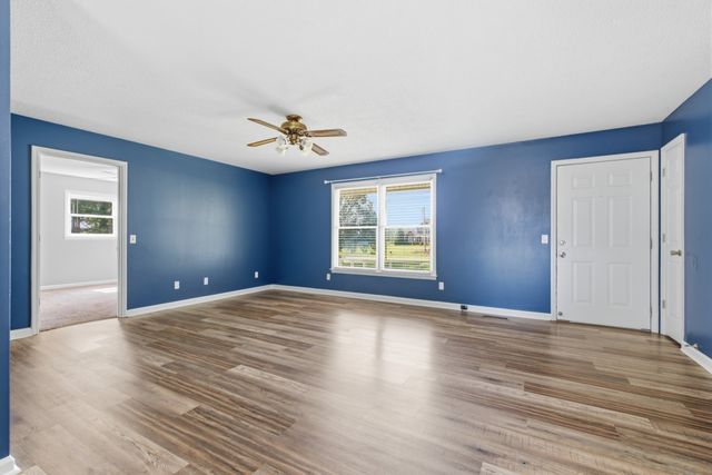 609 Hawkersmith Rd, Tullahoma, TN 37388