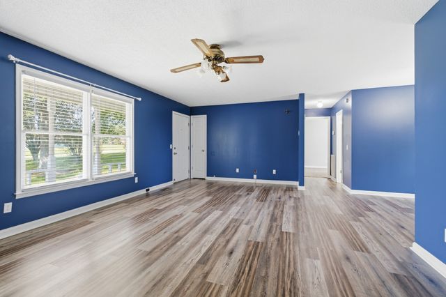 609 Hawkersmith Rd, Tullahoma, TN 37388