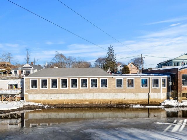 41 S Main St, Ipswich, MA 01938