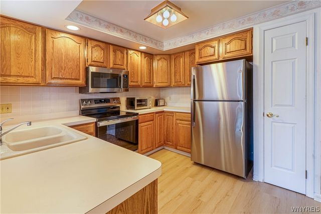 30 Hillcrest, West Seneca, NY 14224