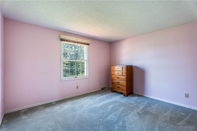 30 Hillcrest, West Seneca, NY 14224