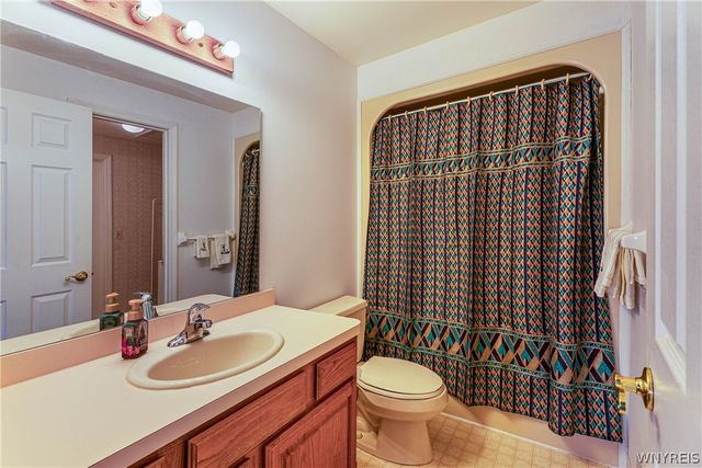 30 Hillcrest, West Seneca, NY 14224